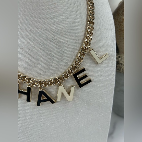 ⚫️🔥RARE!! CHANEL•22A Logo Dangle Necklace - Picture 4 of 6